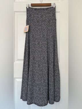 LuLaRoe  Maxi Skirt (XS)